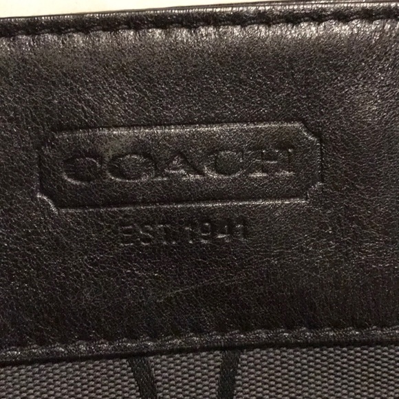 COACH-Authentic - Picture 3 of 7